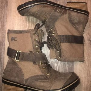 Sorel Slimboot leather and canvas size 9 boots